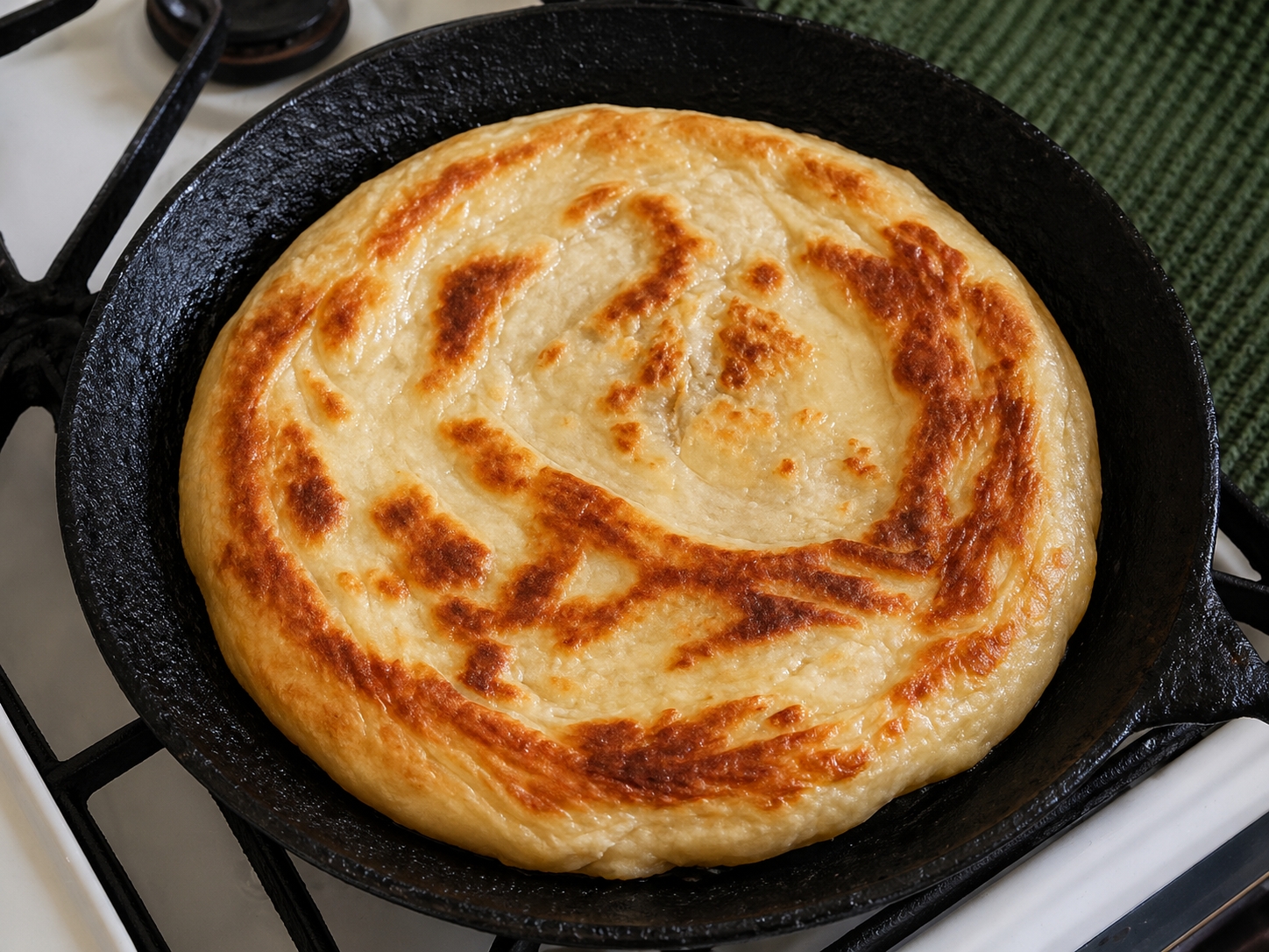 Placinta cu cartofi, varza sau branza