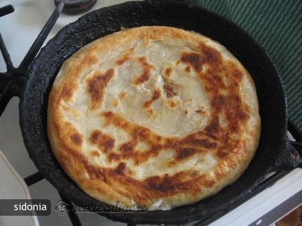 Placinta cu cartofi, varza sau branza