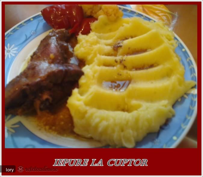 Iepure la cuptor
