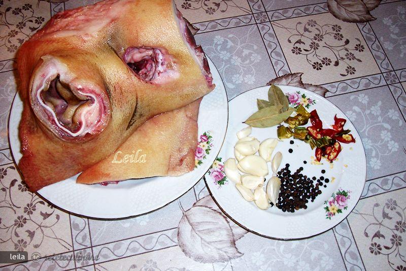 Rulada din cap de porc