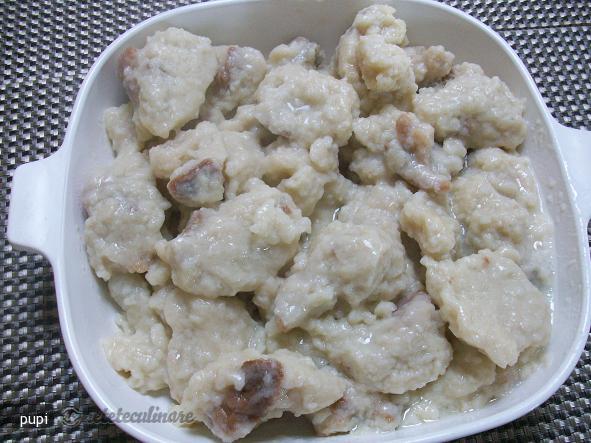 Carne de Vita cu Galuste de Faina