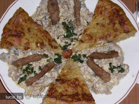Vitel cu sos de ciuperci