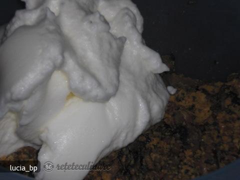 Budinca de Ciuperci in Aluat