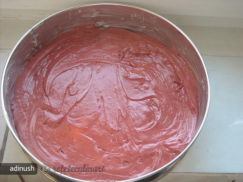 Tort Catifea Rosie (Red Velvet Cake)