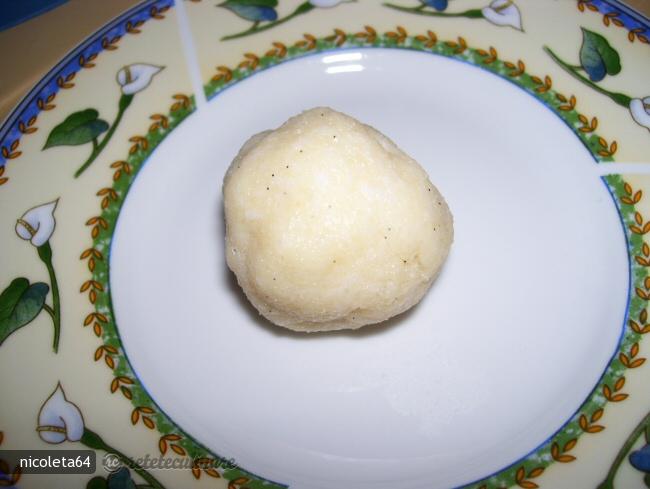 Bile de Gris cu Nuca de Cocos