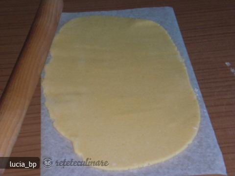 Prajitura cu Crema de Nuca Prajita si Smantana