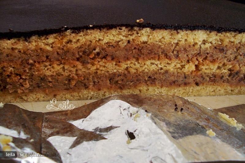 Prajitura cu Crema de Nuca Prajita si Smantana