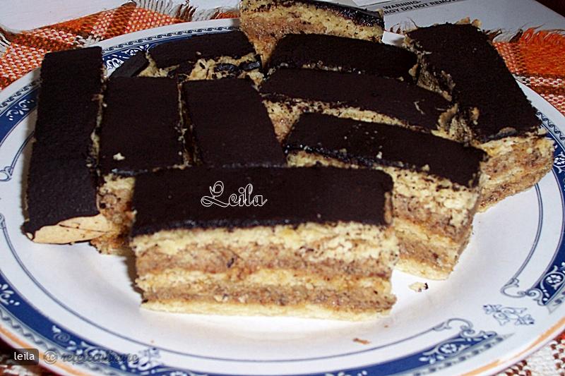 Prajitura cu Crema de Nuca Prajita si Smantana