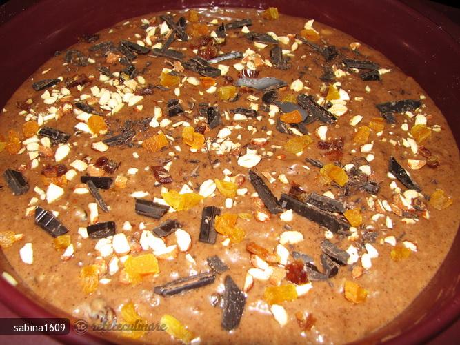 Chec cu Banane si Fructe Confiate