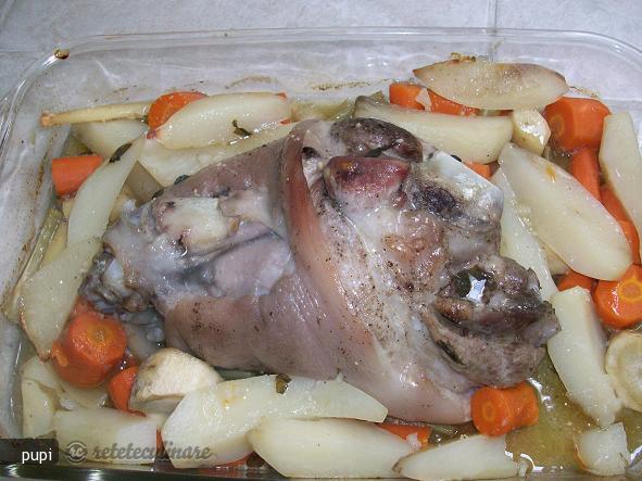 Ciolan de Porc la Cuptor