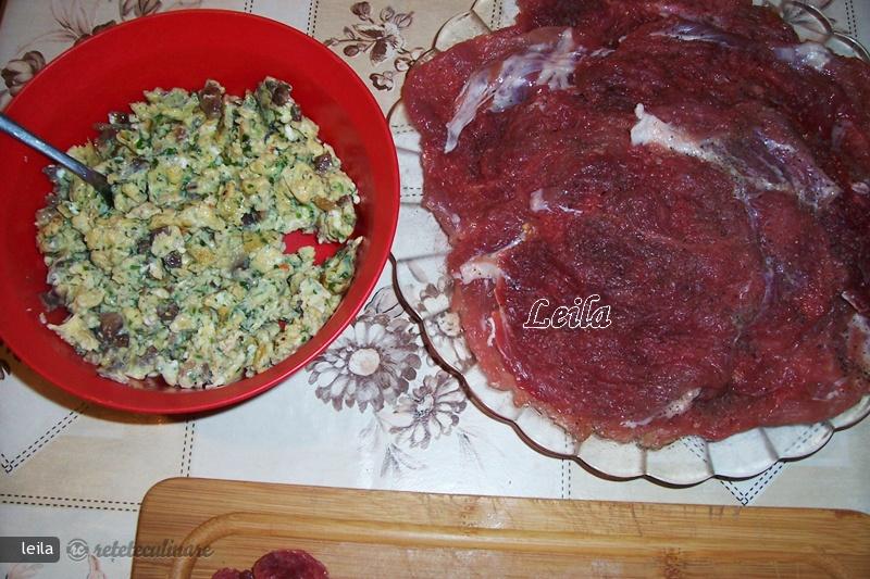 Rulouri de Carne in Sos