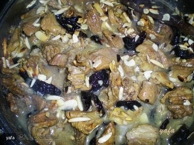 Tajina de Miel cu Prune si Amande