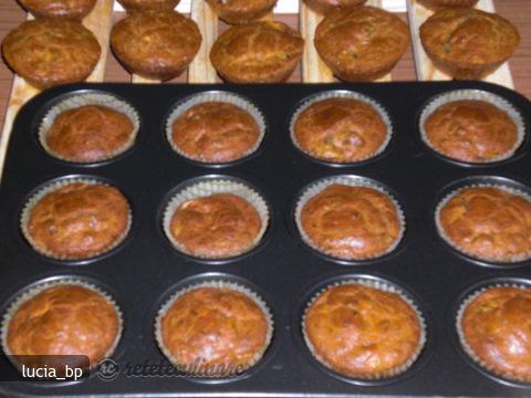 Muffins cu Ciuperci si Usturoi