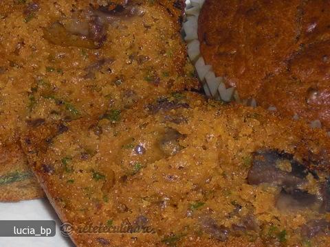 Muffins cu Ciuperci si Usturoi