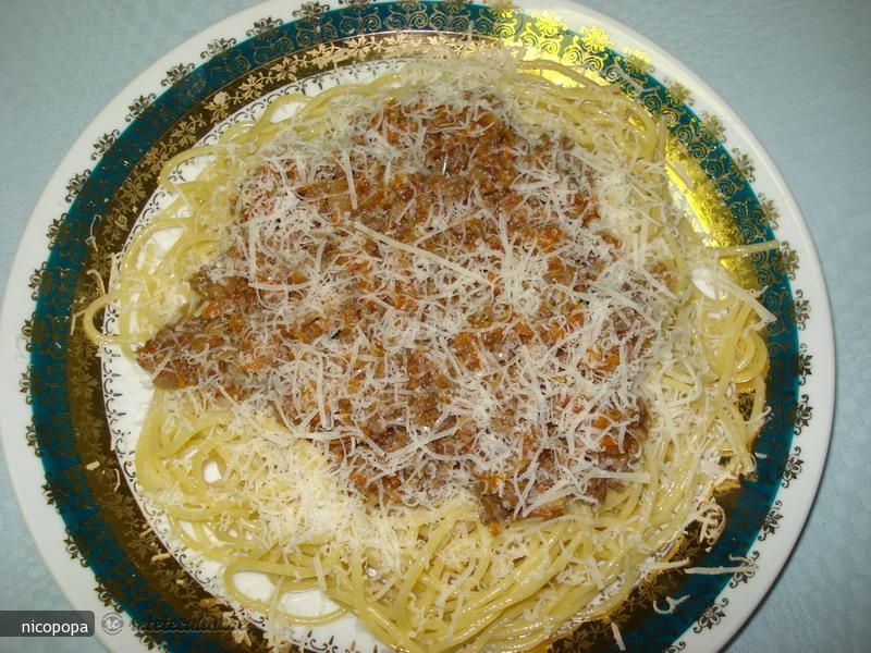 Spaghete cu Sos Bolognez