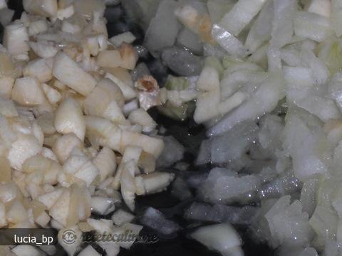 Chiftelute cu Cuscus, cu Sos, Pregatite in Stil Oriental