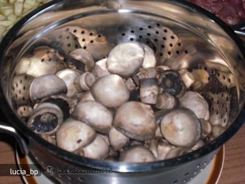 Ciuperci cu Cascaval la Cuptor-reteta Bavareza