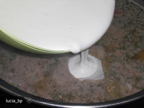 Tocanita de Ficatei cu Sos de Smantana, Cimbrisor si Masline Negre