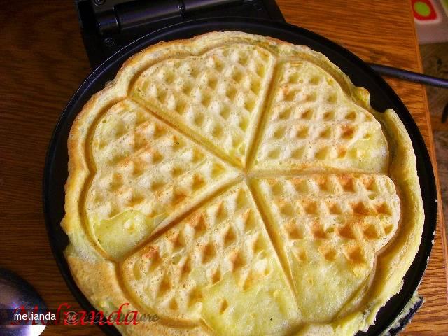 Gofre cu Inghetata si Dulceata de Capsuni