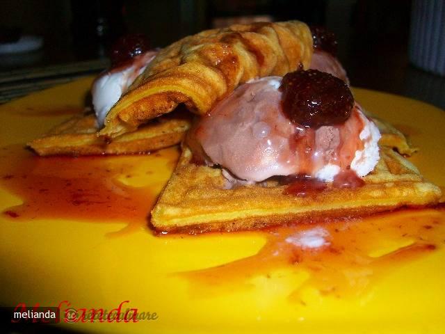 Gofre cu Inghetata si Dulceata de Capsuni