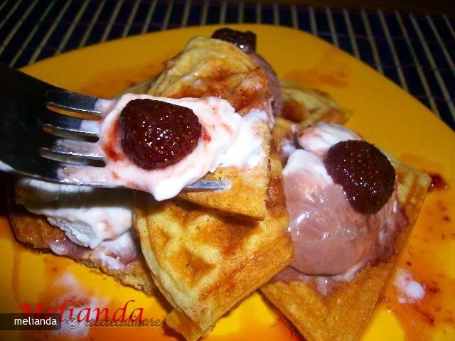 Gofre cu Inghetata si Dulceata de Capsuni
