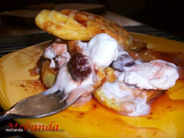Gofre cu Inghetata si Dulceata de Capsuni