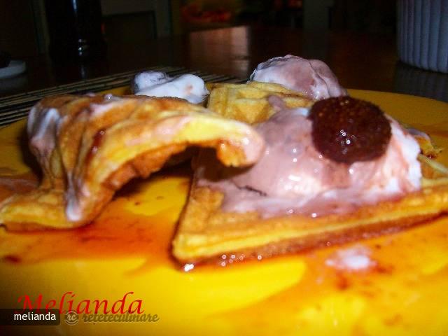 Gofre cu Inghetata si Dulceata de Capsuni