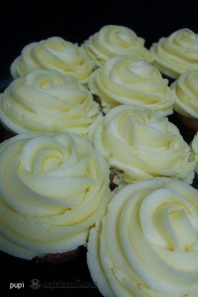 Tort cu Mac si Crema de Lamaie