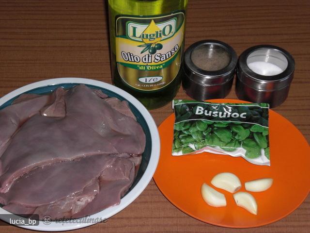 Ficat de Vita cu Sos de Busuioc