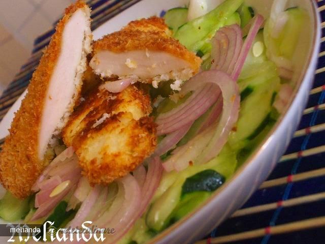 Pui cu Cocos si Salata de Castraveti