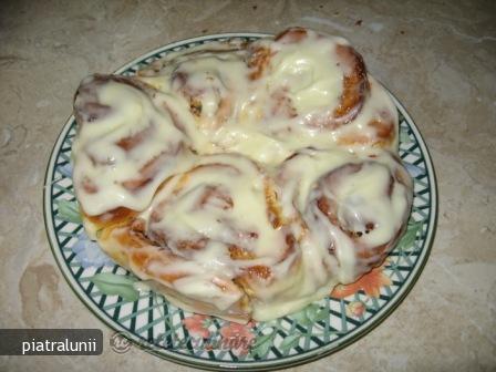 Cinnamon Rolls - Rulouri cu Scortisoara