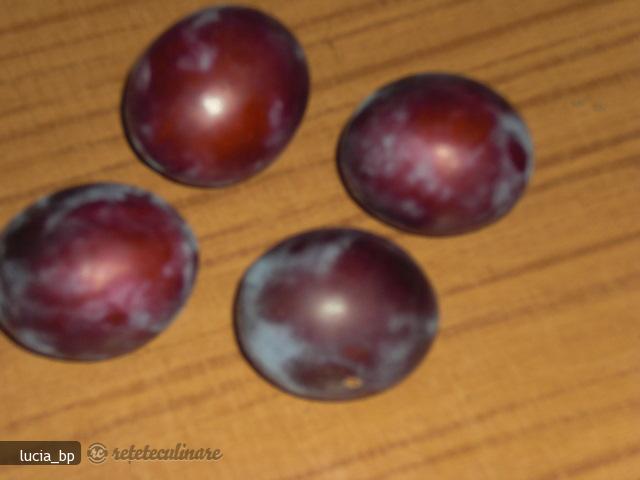 Gem-pasta de Prune Grase, Rosii