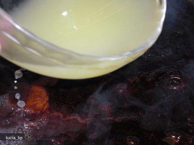 Gem-pasta de Prune Grase, Rosii