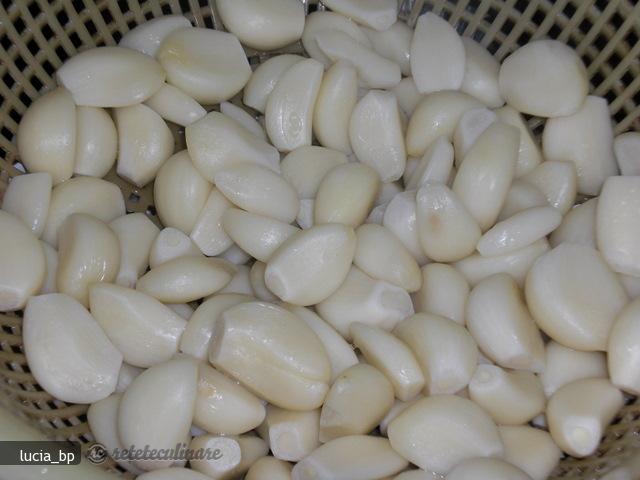 Usturoi Marinat-murat cu Aroma de Busuioc