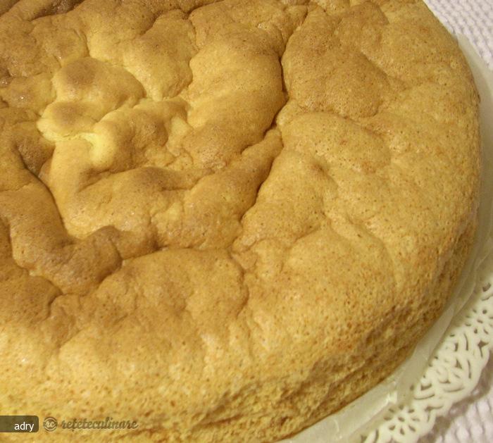 Tort cu Crema de Vanilie, Frisca si Fragute! ! !