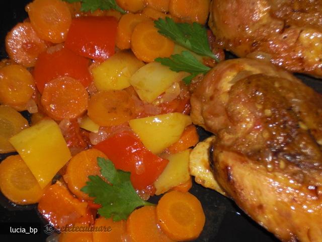 Pui cu Sos Curry si Legume Sote