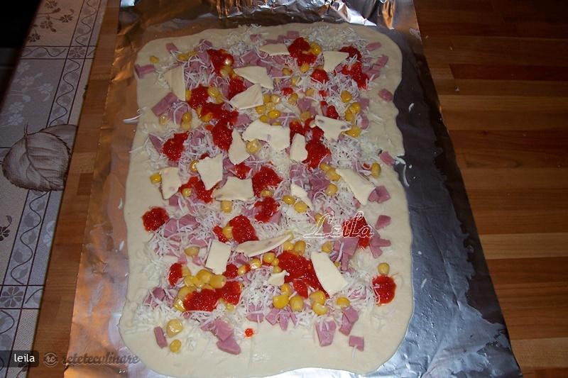 Pizza Coapta pe Folie