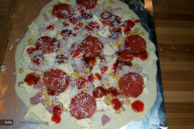 Pizza Coapta pe Folie
