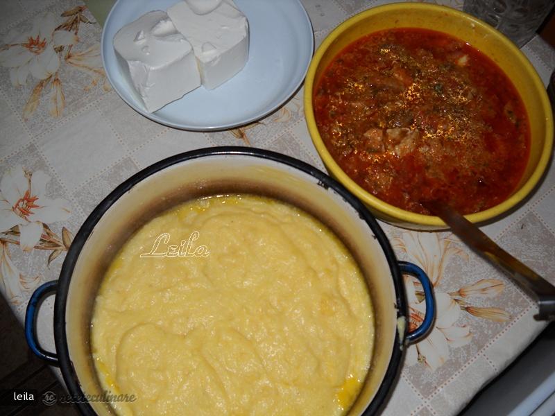 Mamaliga in Straturi la Cuptor