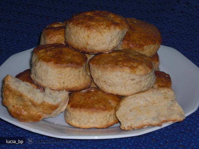 Scones Pufoase si Aromate