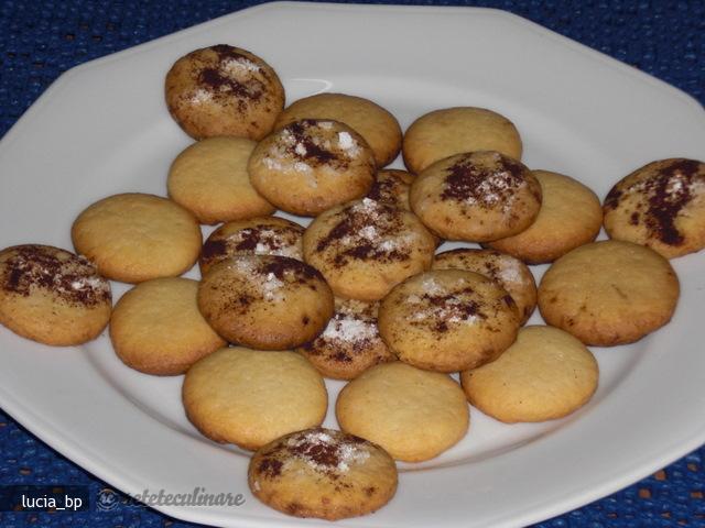 Biscuiti cu Scortisoara si Vitralii