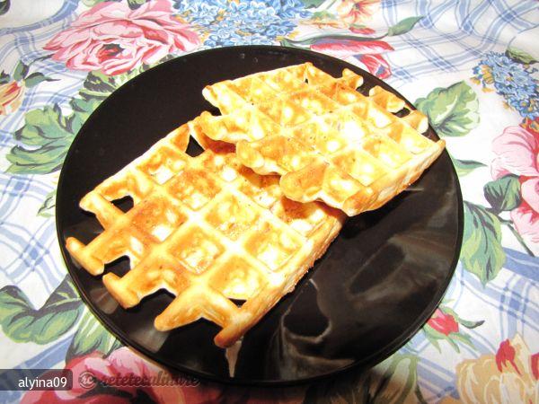 Waffles cu Salam si Cascaval