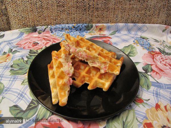 Waffles cu Salam si Cascaval