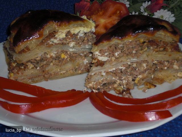 Placinta cu Carne si Foi de Brick