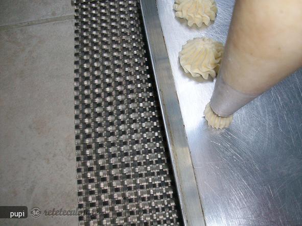 Biscuiti Moi cu Suc de Lamaie (soft Lemon Cookies)