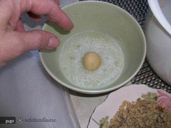 Biscuiti `amprente` cu Nuci