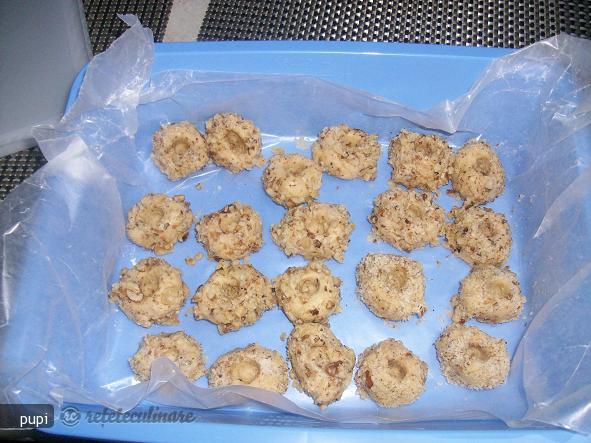 Biscuiti `amprente` cu Nuci