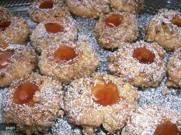 Biscuiti `amprente` cu Nuci