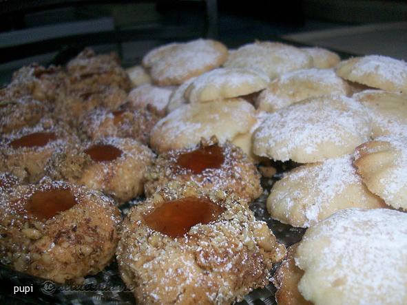 Biscuiti `amprente` cu Nuci