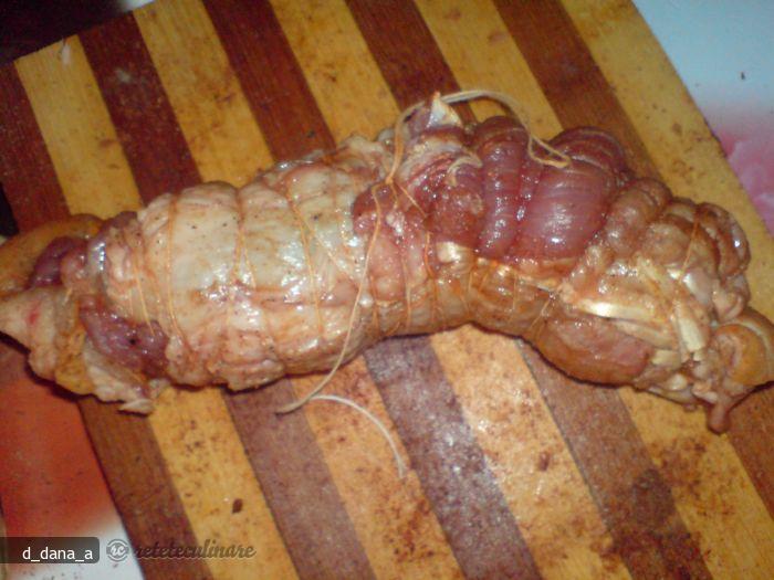 Rulada de Carne (carnea de pe Piciorul Porcului)